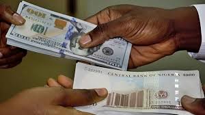Naira Edges Lower Against Dollar Despite Surge in Nigeria’s Foreign Reserves